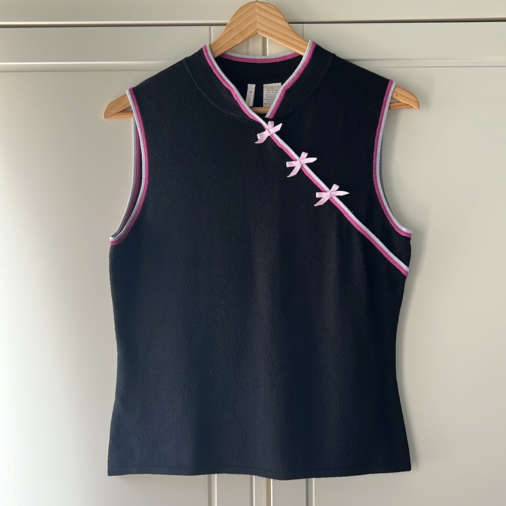Anthropologie Moth Vintage mandarin collar sleeveless black sweater pink bows